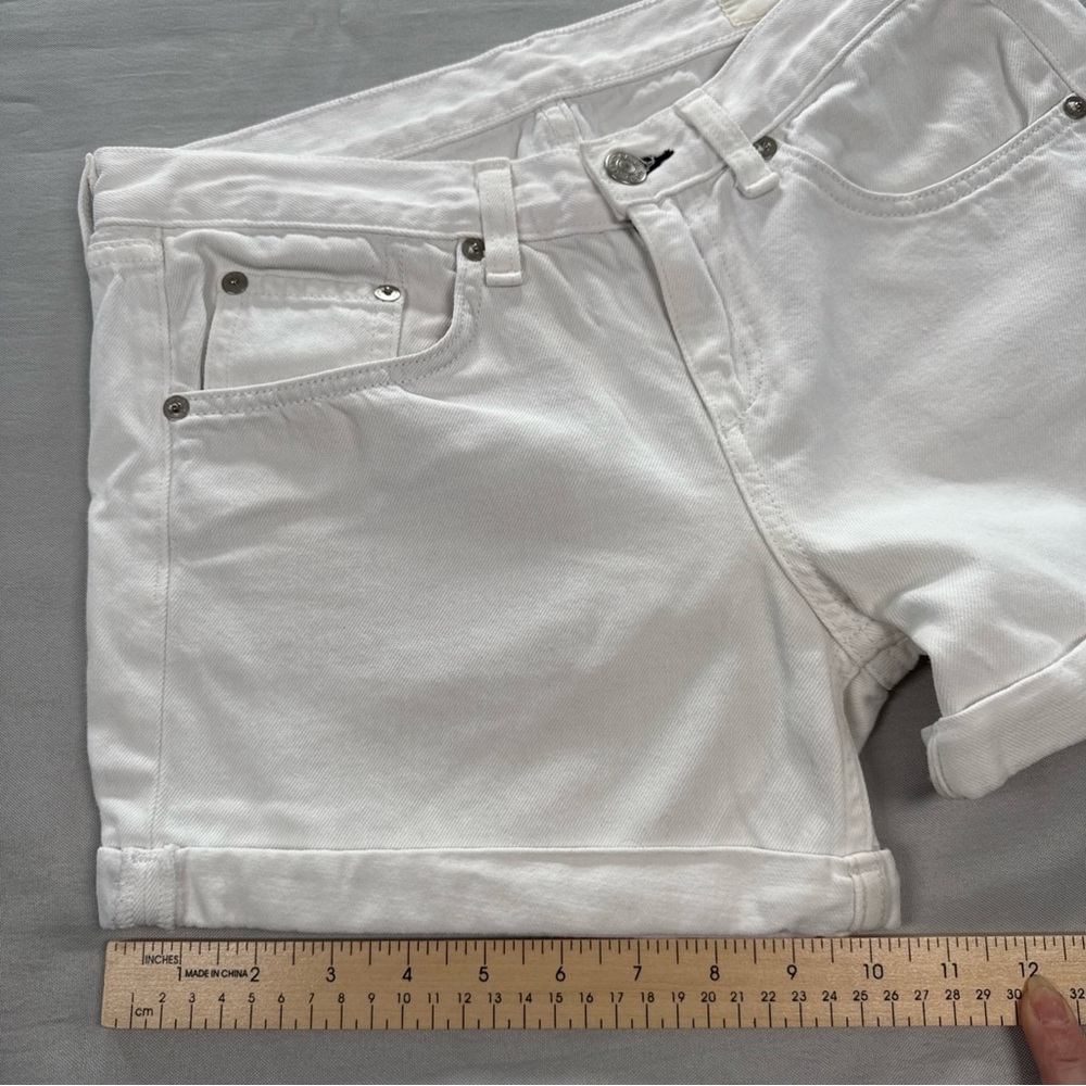 Rag & Bone Boyfriend Denim Shorts Women 28 Aged White Jean Cuffed Mid Rise EUC - Picture 9 of 10